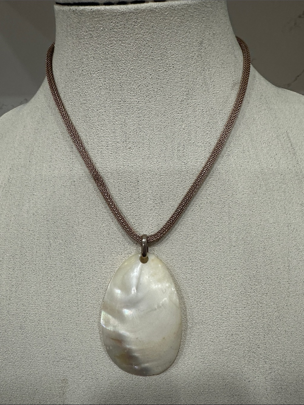 Mother of Pearl Teardrop Pendant Necklace